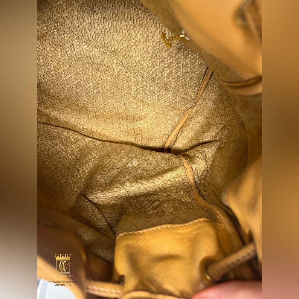 Gucci drawstring leather backpack - image 12